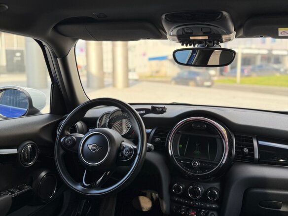 2019 Mini Hatch Cooper III (F55/F56) Рестайлинг, синий - вид 14