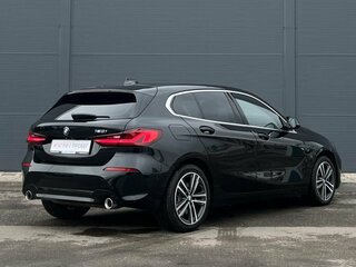2022 BMW 1 серии 120i III (F40), чёрный, 3350000 рублей, вид 5