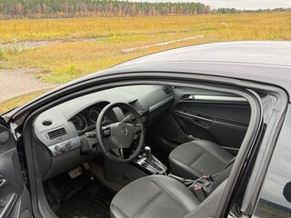 2010 Opel Astra GTC H Рестайлинг, чёрный, 580000 рублей, вид 4
