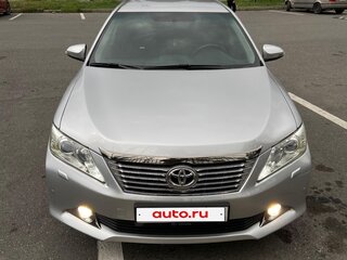 2012 Toyota Camry VII (XV50), серебристый, 1880000 рублей, вид 3