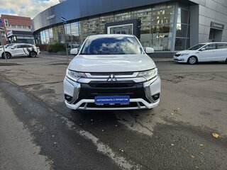 2022 Mitsubishi Outlander III Рестайлинг 3, белый, 2450000 рублей, вид 2