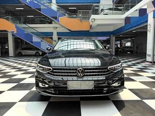 2023 Volkswagen Magotan B8 Рестайлинг, чёрный, 1975000 рублей, вид 2