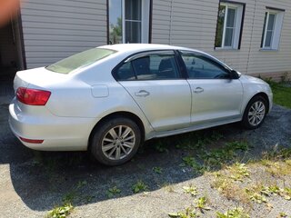 2013 Volkswagen Jetta VI, серебристый, 630000 рублей, вид 2