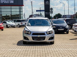 2013 Chevrolet Aveo II, серебристый, 695000 рублей, вид 2