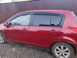 2008 Nissan Tiida I, красный, 650000 рублей, вид 4