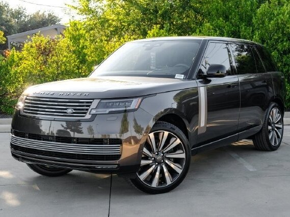 2026 Land Rover Range Rover P615 MHEV Long V, зелёный, 31273020 рублей