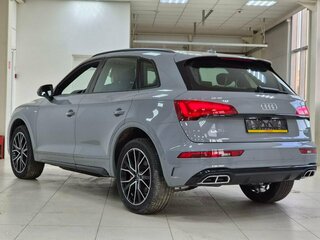 2025 Audi Q5 L 45 TFSI II (FY) Рестайлинг, серый, 6049000 рублей, вид 2
