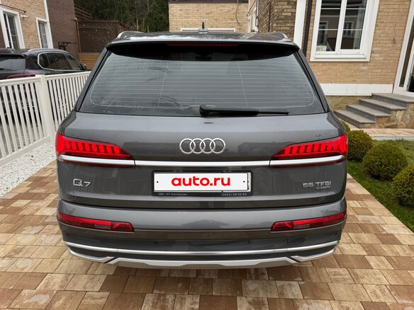2022 Audi Q7 55 TFSI II (4M) Рестайлинг, серый, 6200000 рублей - вид 2
