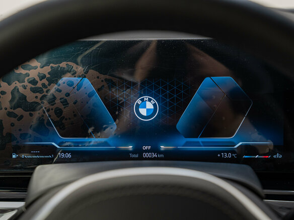 2025 BMW X6 40i III (G06) Рестайлинг, чёрный, 14490000 рублей - вид 13