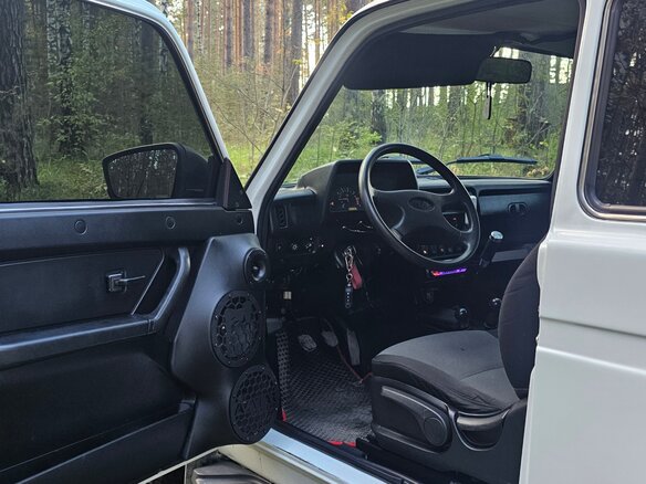 2013 Lada (ВАЗ) 2121 (4x4) I Рестайлинг, белый, 650000 рублей - вид 5
