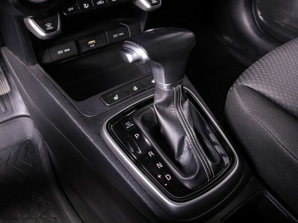 2021 Kia Rio X IV Рестайлинг, белый, 1365000 рублей - вид 9