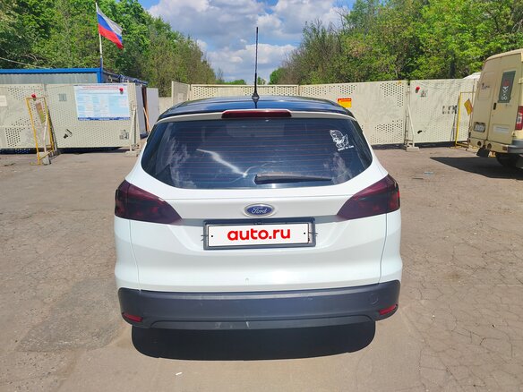 2015 Ford Focus III Рестайлинг, белый, 580000 рублей - вид 3