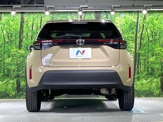 2023 Toyota Yaris Cross I, бежевый, 1430000 рублей, вид 4