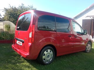 2009 Peugeot Partner II, красный, 440000 рублей, вид 3