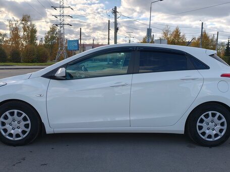 2013 Hyundai i30 II, белый, вид 5
