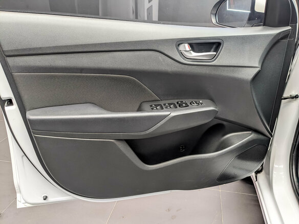 2022 Hyundai Solaris II Рестайлинг, белый, 1525000 рублей - вид 18