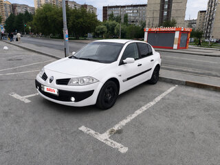 2007 Renault Megane II Рестайлинг, белый, 369000 рублей, вид 1