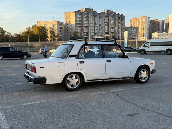 2003 Lada (ВАЗ) 2107, белый, 155000 рублей - вид 10
