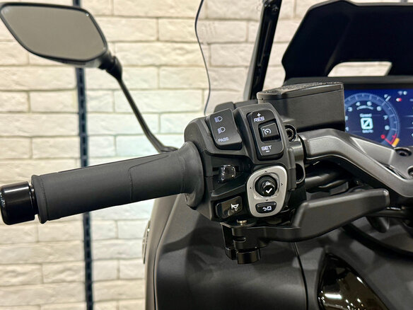 2026 Yamaha TMAX, пурпурный, 1770000 рублей - вид 5