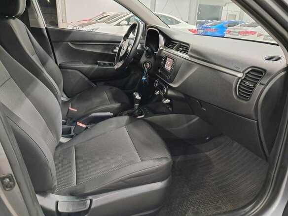 2021 Kia Rio X IV Рестайлинг, серый, 1700000 рублей - вид 10