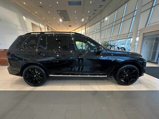 2026 BMW X7 40i I (G07) Рестайлинг, чёрный, 19490000 рублей, вид 3