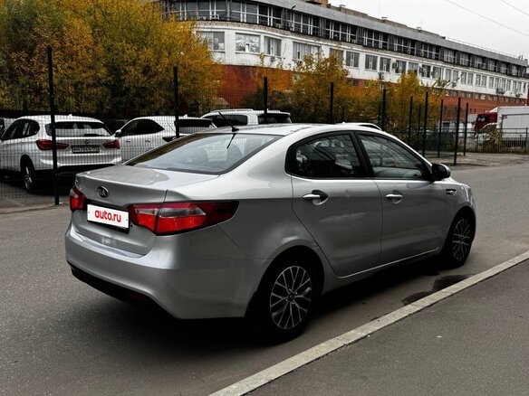 2015 Kia Rio III, серебристый, 480000 рублей - вид 8