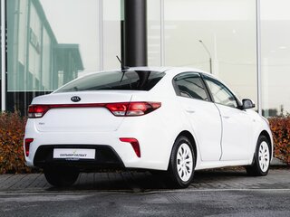 2019 Kia Rio IV, белый, 1300000 рублей, вид 2