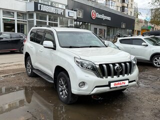 2017 Toyota Land Cruiser Prado 150 Series Рестайлинг 1, белый, 2800000 рублей, вид 1