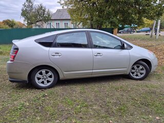 2004 Toyota Prius II (XW20), серебристый, 495000 рублей, вид 4