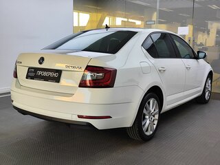 2017 Skoda Octavia III (A7) Рестайлинг, белый, 1999000 рублей, вид 5
