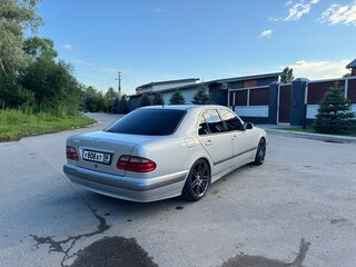 2000 Mercedes-Benz E-Класс 240 II (W210, S210) Рестайлинг, белый, 750000 рублей, вид 5