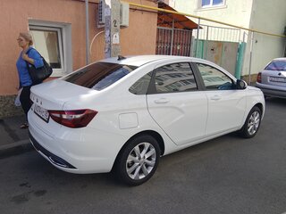 2024 Lada (ВАЗ) Vesta I Рестайлинг (NG), белый, 1590000 рублей, вид 3