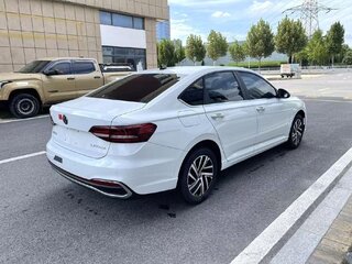 2023 Volkswagen Lavida III Рестайлинг, белый, 1550000 рублей, вид 3