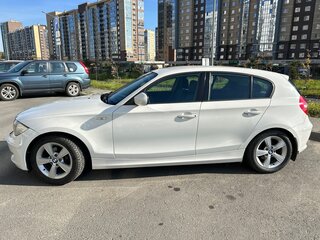 2010 BMW 1 серии 116i I (E81/E82/E87/E88) Рестайлинг, белый, 1200000 рублей, вид 5