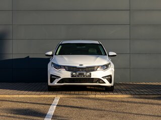 2019 Kia Optima IV Рестайлинг, белый, 1895000 рублей, вид 2