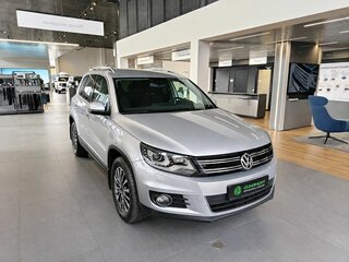 2013 Volkswagen Tiguan I Рестайлинг, серебристый, 1299000 рублей, вид 1