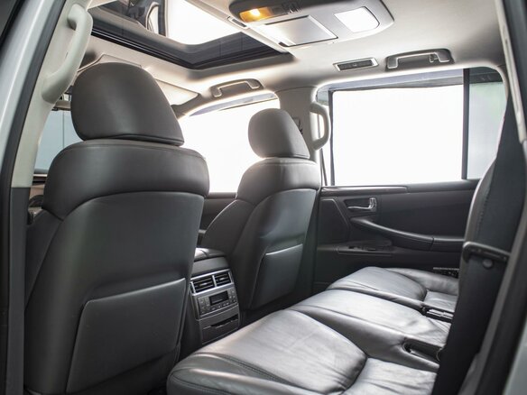 2008 Lexus LX 570 III, серебристый - вид 10