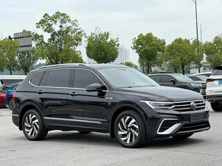 2023 Volkswagen Tiguan L II Рестайлинг (China Market), чёрный, 2084555 рублей, вид 3