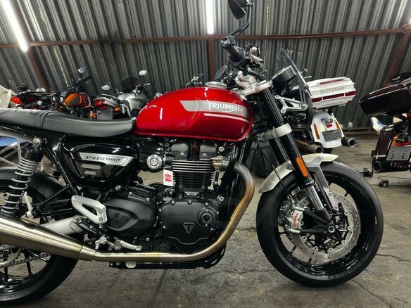 2022 Triumph Speed Twin, красный, 1250000 рублей - вид 17