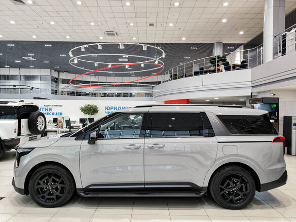 2025 Kia Carnival IV Рестайлинг, серый, 5740000 рублей - вид 7
