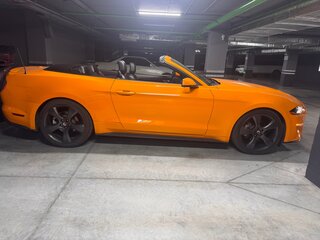 2017 Ford Mustang VI, жёлтый, 2500000 рублей, вид 1