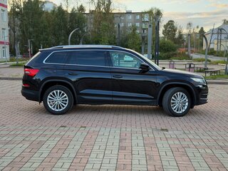 2021 Skoda Kodiaq I, чёрный, 2720000 рублей, вид 4