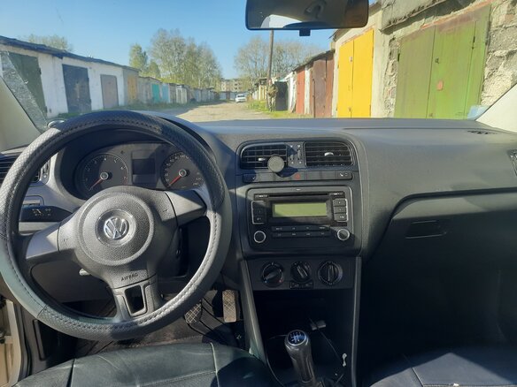 2011 Volkswagen Polo V, серебристый, 520000 рублей - вид 4