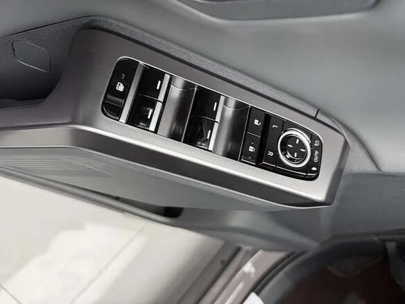 2026 Toyota RAV4 V (XA50), серый, 4794000 рублей - вид 8