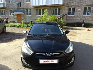 2013 Hyundai Solaris I, чёрный, 700000 рублей, вид 2