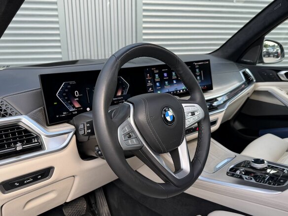 2025 BMW X7 40d I (G07) Рестайлинг, чёрный - вид 5