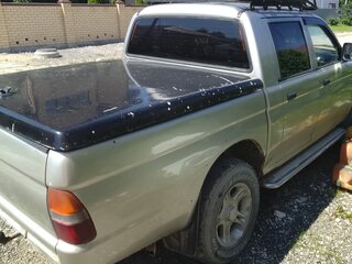 2005 Mitsubishi L200 III Рестайлинг, серебристый, 500000 рублей, вид 3