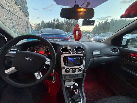 2010 Ford Focus II Рестайлинг, белый, 300000 рублей, вид 3