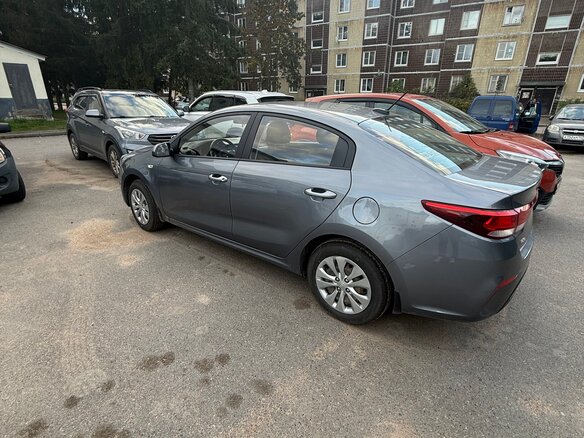 2019 Kia Rio IV, серый - вид 1