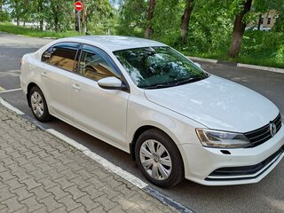 2017 Volkswagen Jetta VI Рестайлинг, белый, 900000 рублей, вид 3